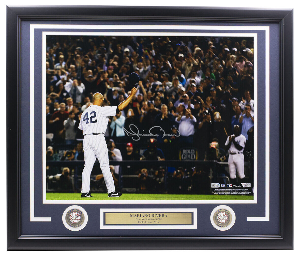 Mariano Rivera Signed Framed New York Yankees 16×20 Stadium Photo Fanatics MLB