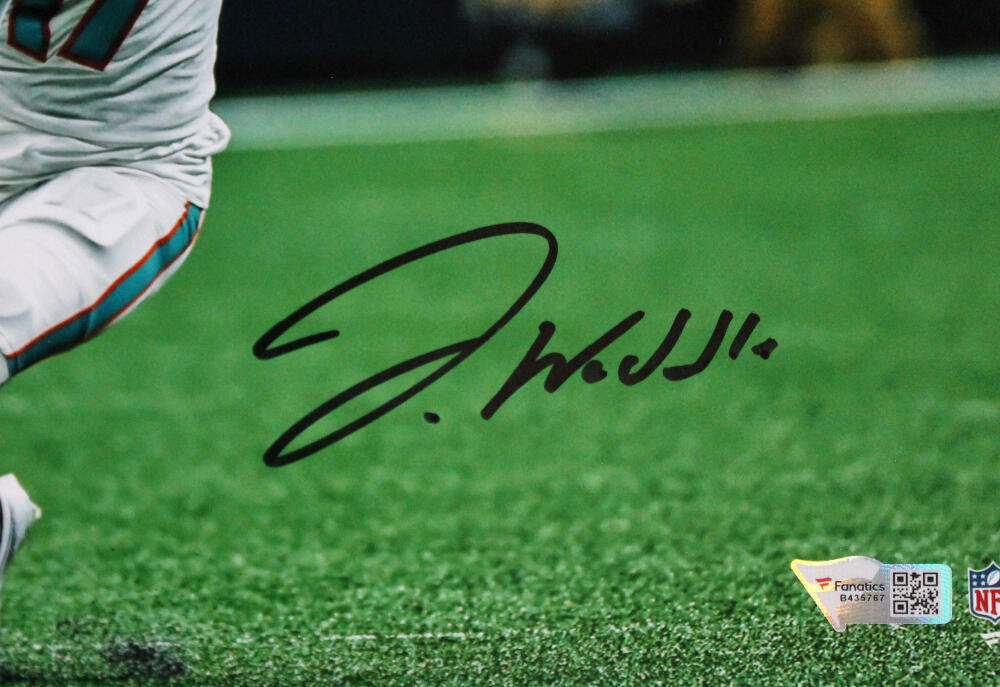 Jaylen Waddle Autographed Miami Dolphins 8×10 Catch Photo- Fanatics *Black